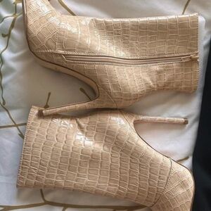 Boots Neutral Beige Croc-Embossed High-Heel Ankle Boots